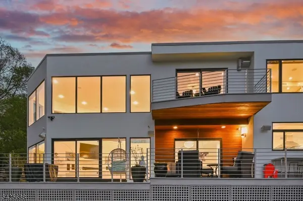 28 Glen Ct, Pompton Lakes Boro, NJ 07442