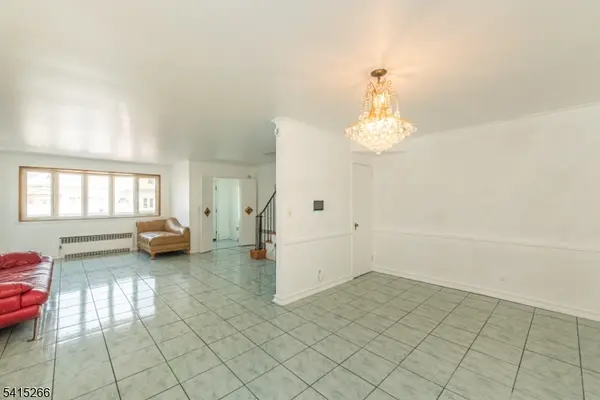 136 W 56Th St, Bayonne City, NJ 07002