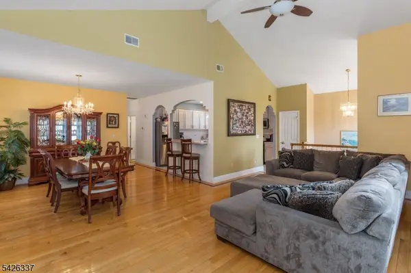 71 Parker Ave, Hawthorne Boro, NJ 07506