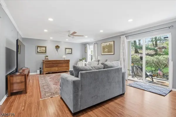 162 Vista Dr #162, Hanover Twp., NJ 07927