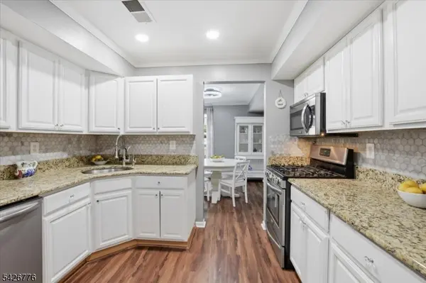 162 Vista Dr #162, Hanover Twp., NJ 07927