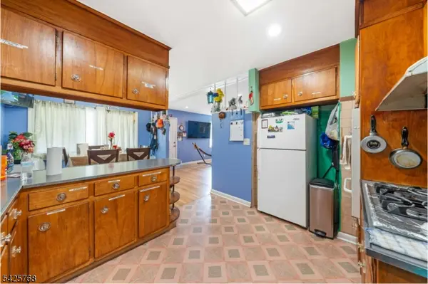 278 North Dr, North Plainfield Boro, NJ 07060