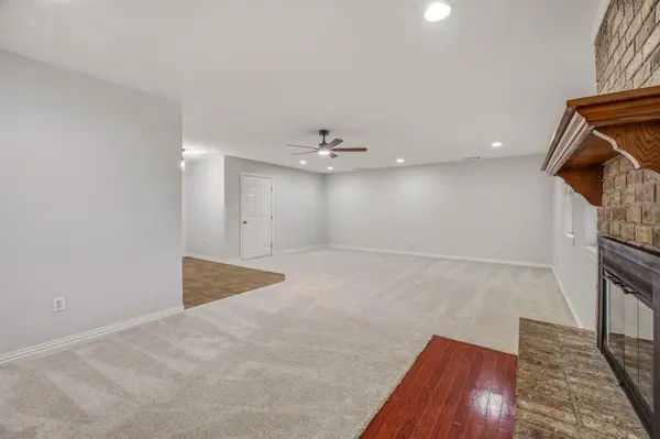 1414 W Torrey Street, Granbury, TX 76048