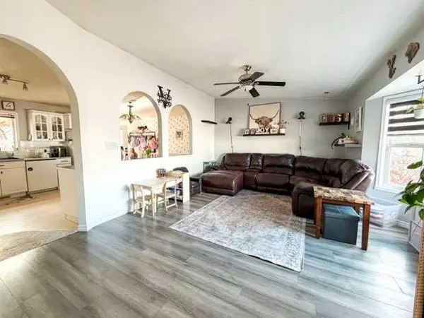 8218 Mission Heights DR, Grande Prairie, AB T8W 2A5