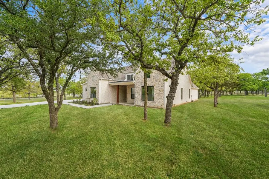 1000 Bluebonnet Ridge, Weatherford, TX 76087