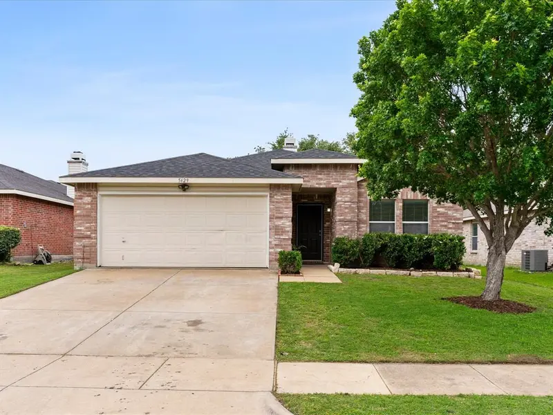 5429 Scotts Valley Street, Fort Worth, TX 76244