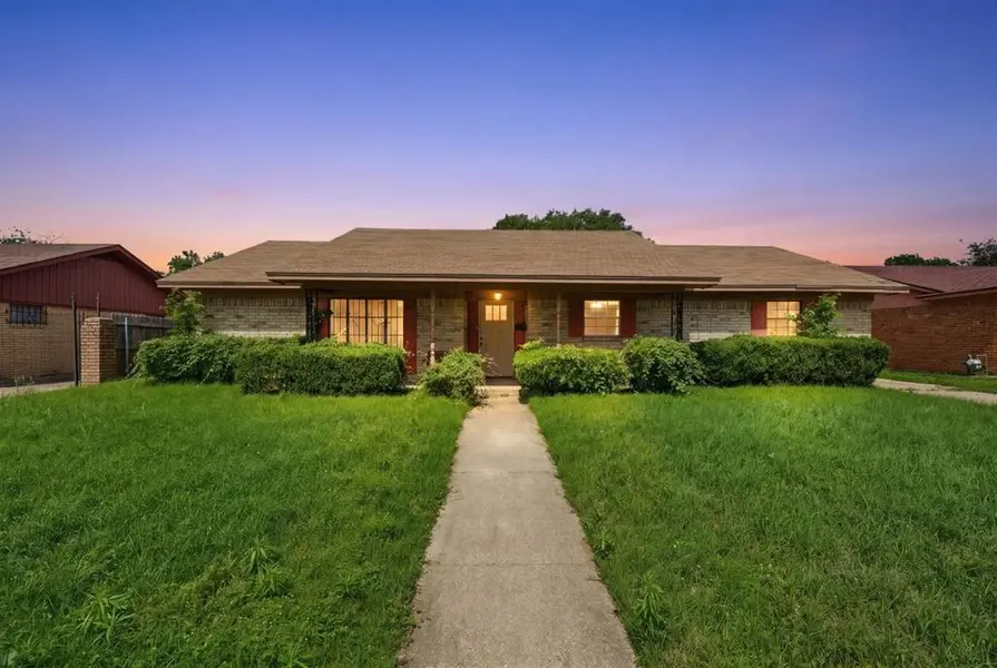 1900 MAHALIA Drive, Waco, TX 76705