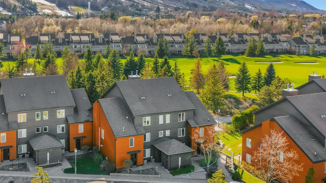 110 FAIRWAY CT #113, Blue Mountains, ON L9Y 0P8