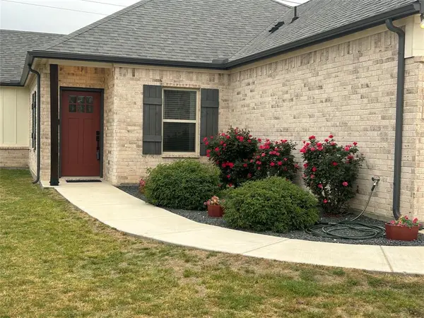 140 Hummingbird Drive, Weatherford, TX 76088