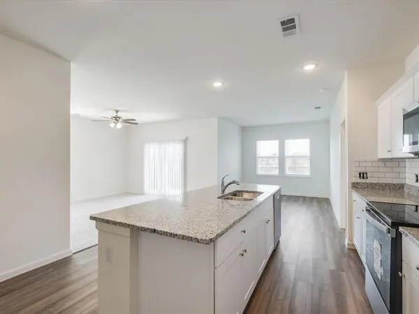 1553 Shadow Hawk, Fort Worth, TX 76052