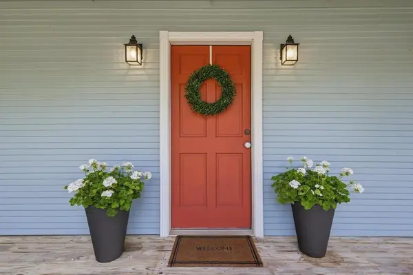 613 Evergreen Drive, Hurst, TX 76054