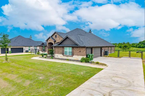 197 Stone Canyon Drive, Rhome, TX 76078