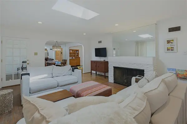 3628 Manderly Place, Fort Worth, TX 76109