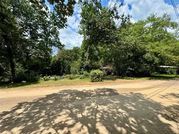 106 Lowe Drive, Mabank, TX 75156