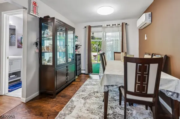 41 Pinetree Dr, Sayreville Boro, NJ 08859