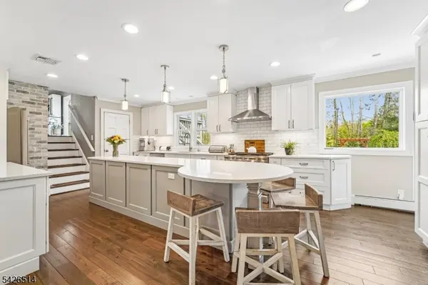 52 Stonefence Rd, Oakland Boro, NJ 07436