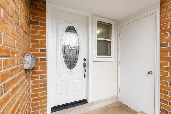 9 Kendleton DR #30, Toronto W10, ON M9V 1T6