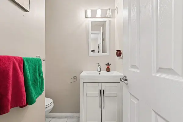 15 Wedgewood CRES, Blackburn Hamlet, ON K1B 4B5