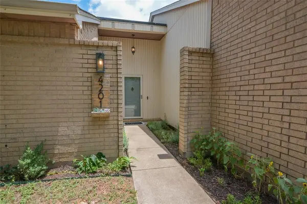 4201 Amherst Lane, Grand Prairie, TX 75052