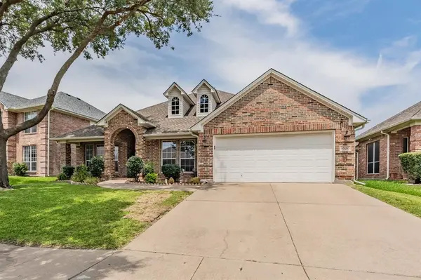 1020 Boscombe Court, Grand Prairie, TX 75052