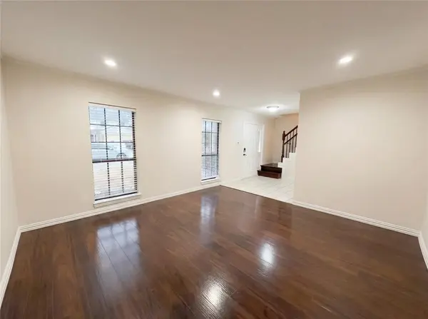 1951 Pin Oak Drive, Flower Mound, TX 75028