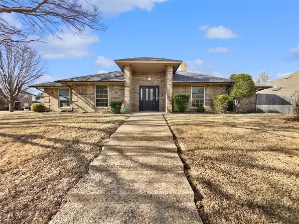 401 Kenshire Drive, Benbrook, TX 76126