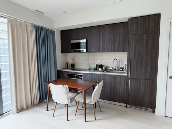 8 Cumberland ST #1607, Toronto C02, ON M4W 0B6