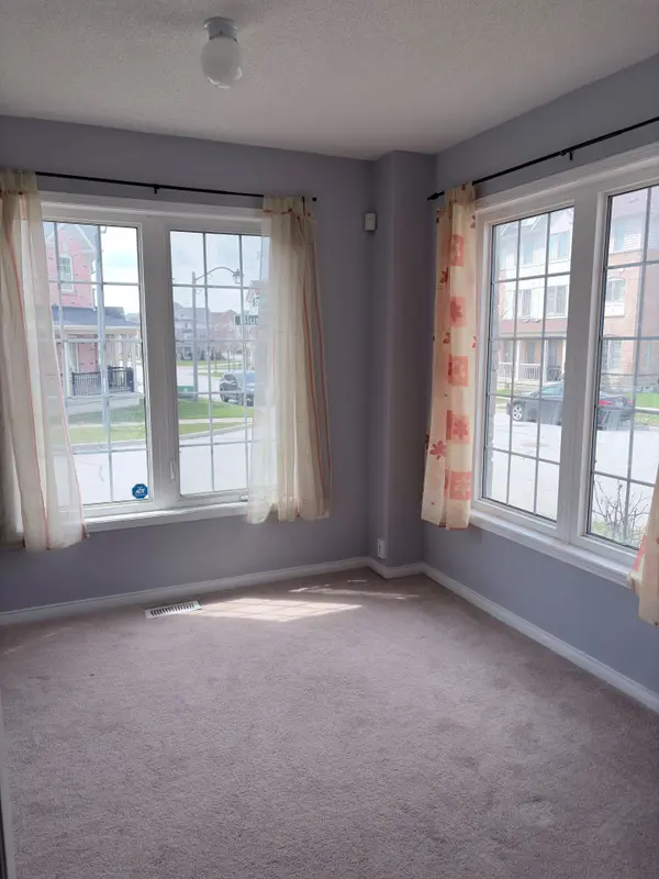 45 Blunden RD, Ajax, ON L1Z 0K8