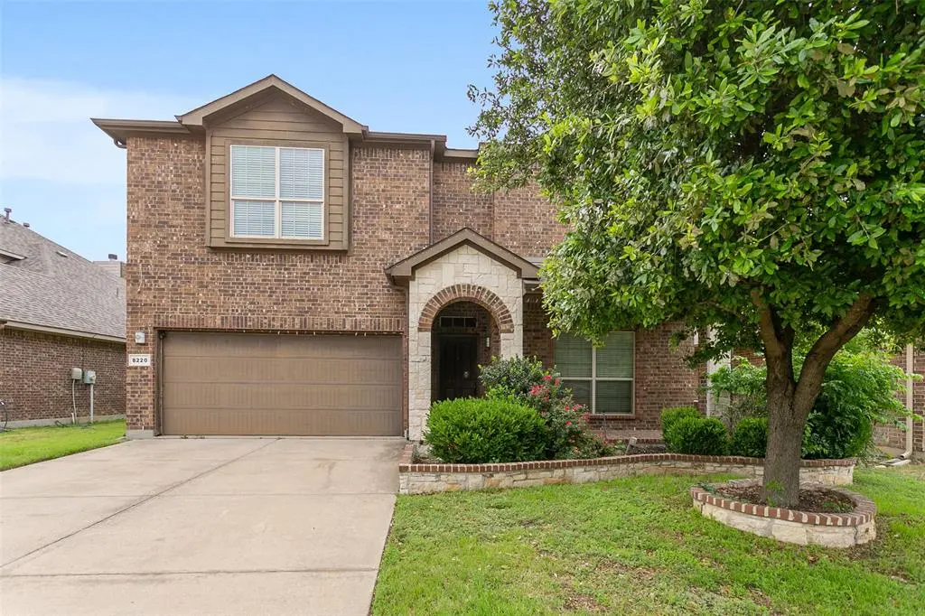 8220 Misty Water Drive, Fort Worth, TX 76131