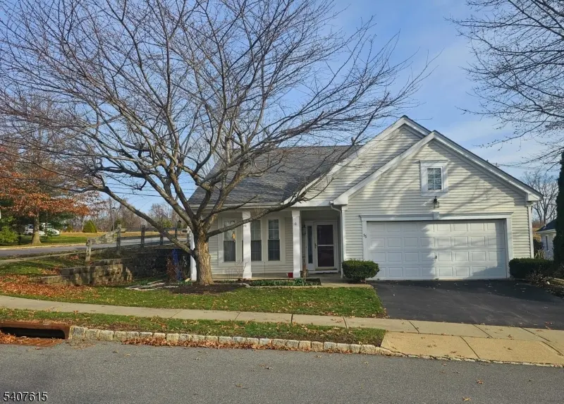 56 Kensington Cir, White Twp., NJ 07823