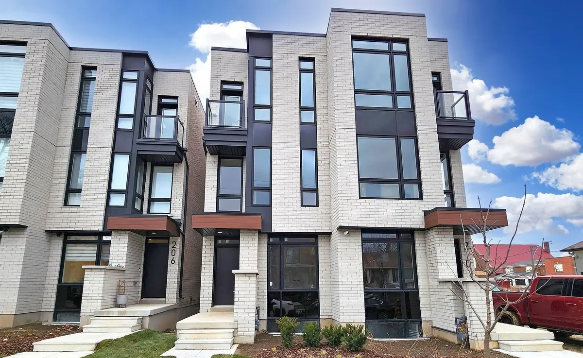 208 Mcroberts AVE, Toronto W03, ON M6E 4P5