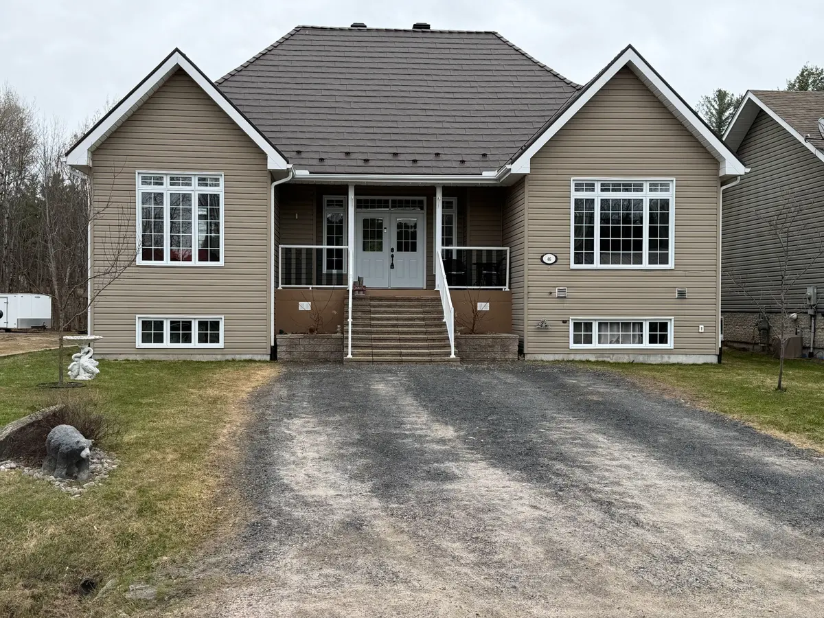 46 EGLINGTON RD S, Callander, ON P0H 1H0