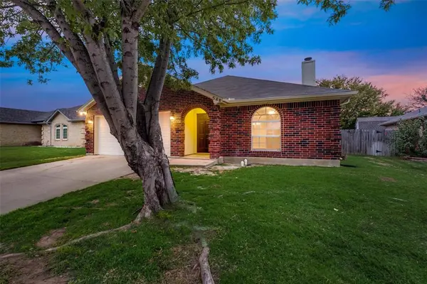 548 Asbury Drive, Saginaw, TX 76179