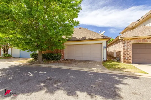 1029 S Crescent Cove, Shreveport, LA 71105