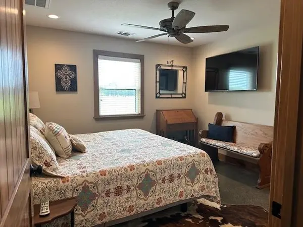 9102 County Road 3816, Athens, TX 75752