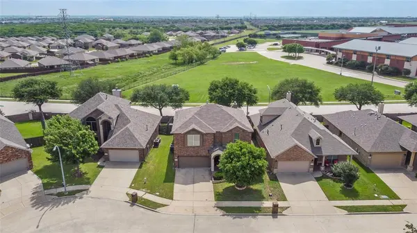 8220 Misty Water Drive, Fort Worth, TX 76131