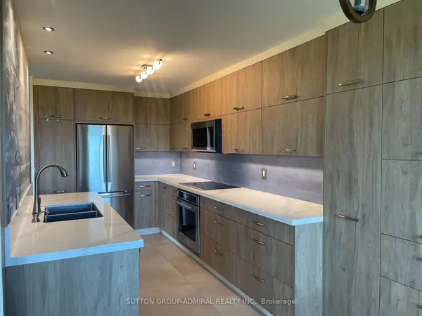 2 Maison Parc CT #705, Vaughan, ON L4J 9K4