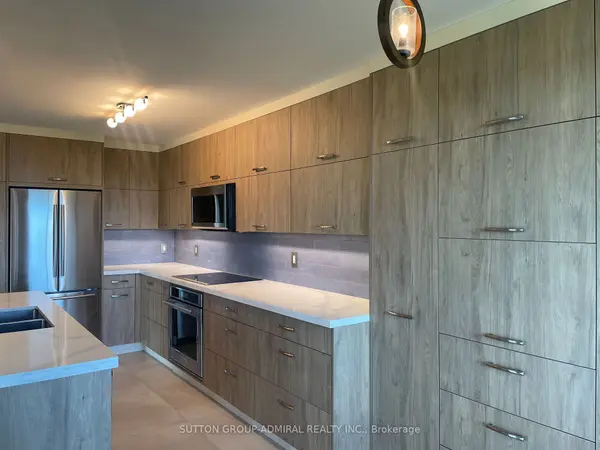 2 Maison Parc CT #705, Vaughan, ON L4J 9K4