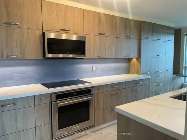 2 Maison Parc CT #705, Vaughan, ON L4J 9K4