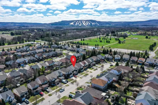 22 Highlands CRES, Collingwood, ON L9Y 5H3