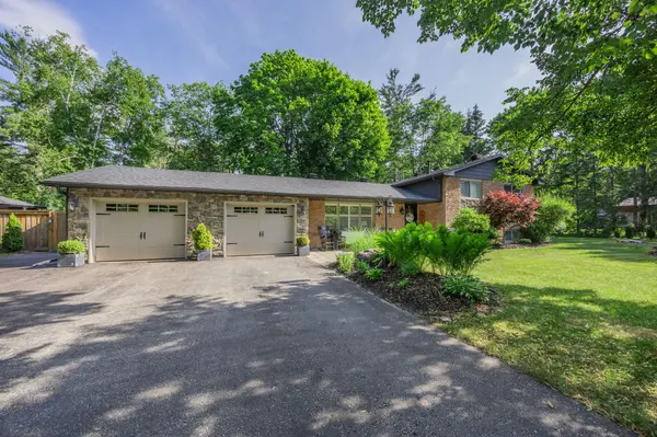 4 Peacher ST, Springwater, ON L9X 0W6