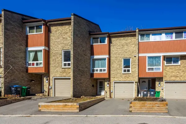 915 Inverhouse DR #15, Mississauga, ON L5J 4B2