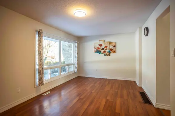 915 Inverhouse DR #15, Mississauga, ON L5J 4B2