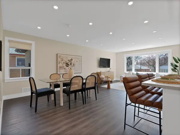 10 Dunrobin DR, Toronto W08, ON M9B 2S9