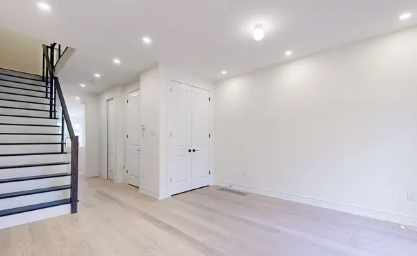 208 Mcroberts AVE, Toronto W03, ON M6E 4P5