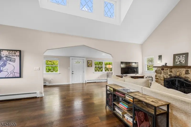 38 Falcon Dr, Mount Olive Twp., NJ 07828