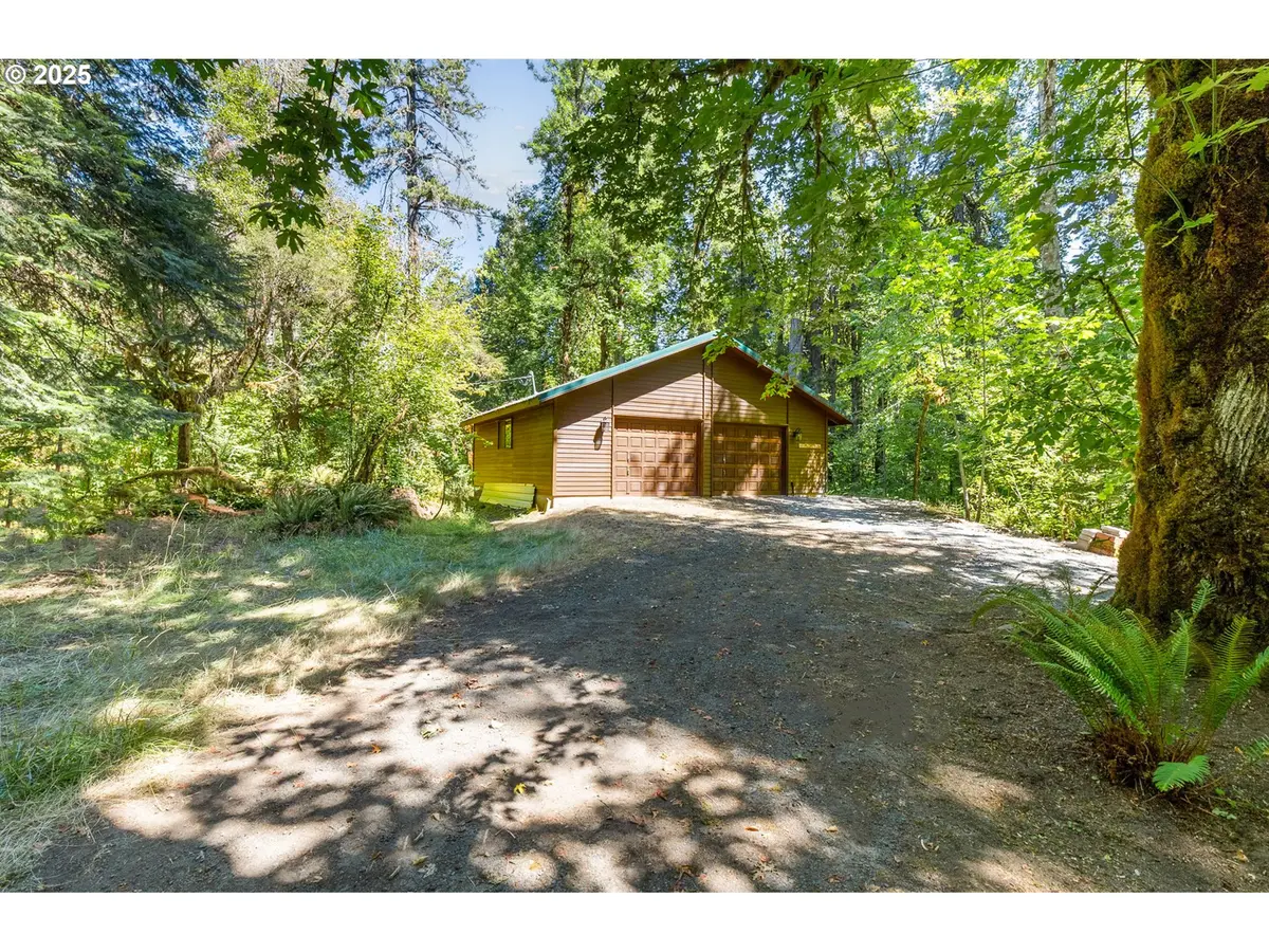 McKenzie River DR #1800, Blue River, OR 97413