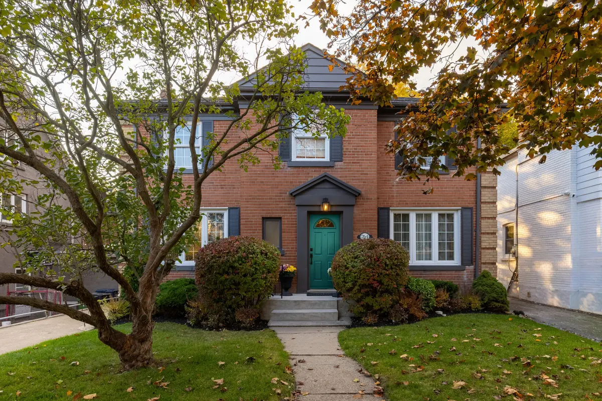 264 Oriole Pkwy, Toronto C03, ON M5P 2H3