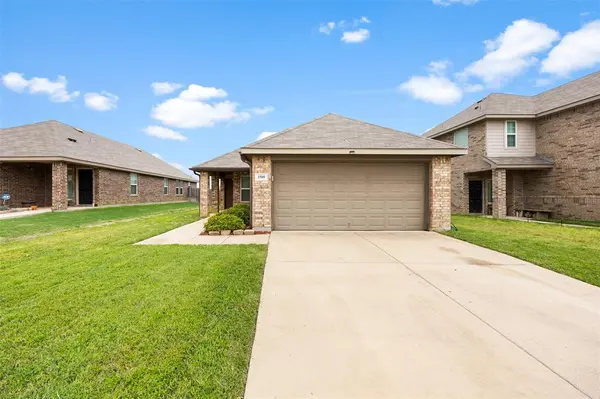 1508 Blue Jay, Ennis, TX 75119