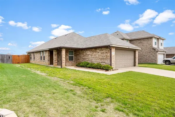 1508 Blue Jay, Ennis, TX 75119